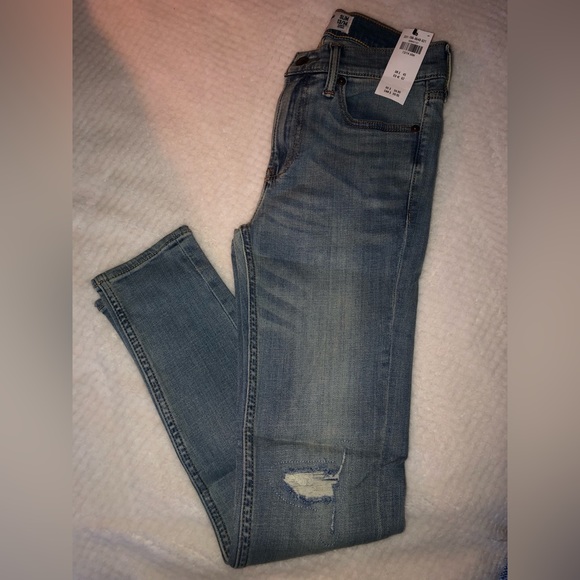 Abercrombie & Kids Super Skinny Denim Jeans (NWT) - Picture 2 of 4